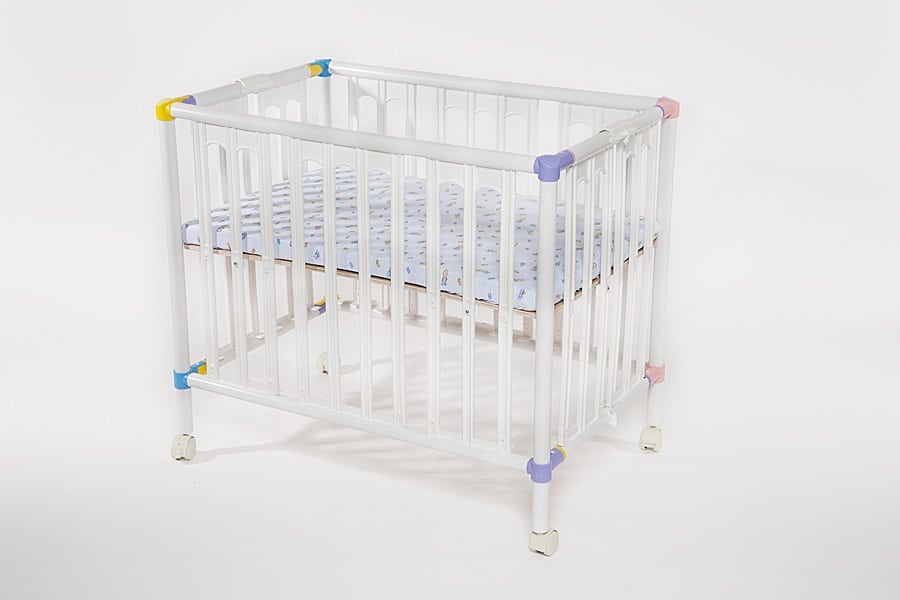 עריסה פלסטיק